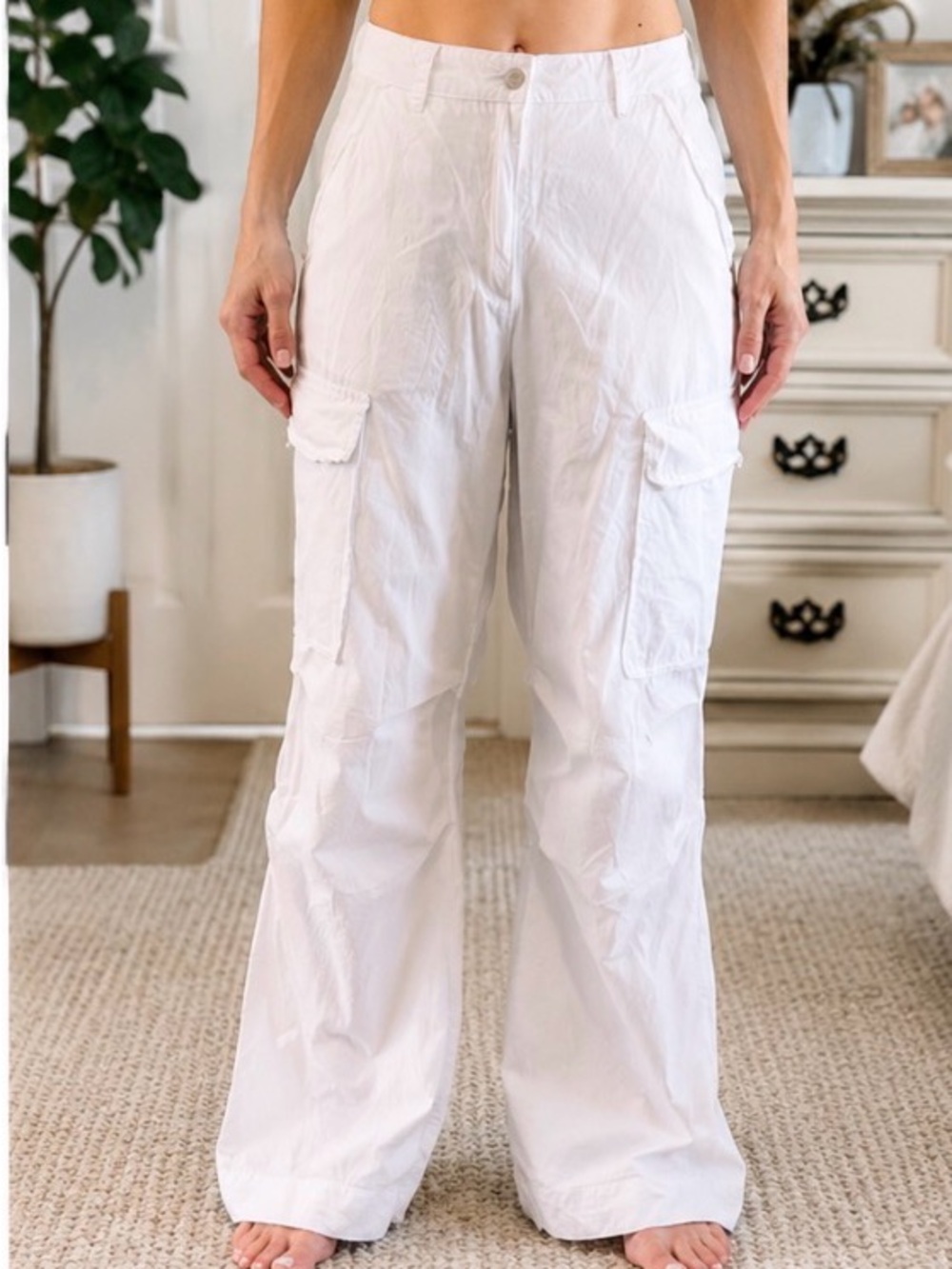 Chelsea & Violet White Cargo Wide-Leg Pants